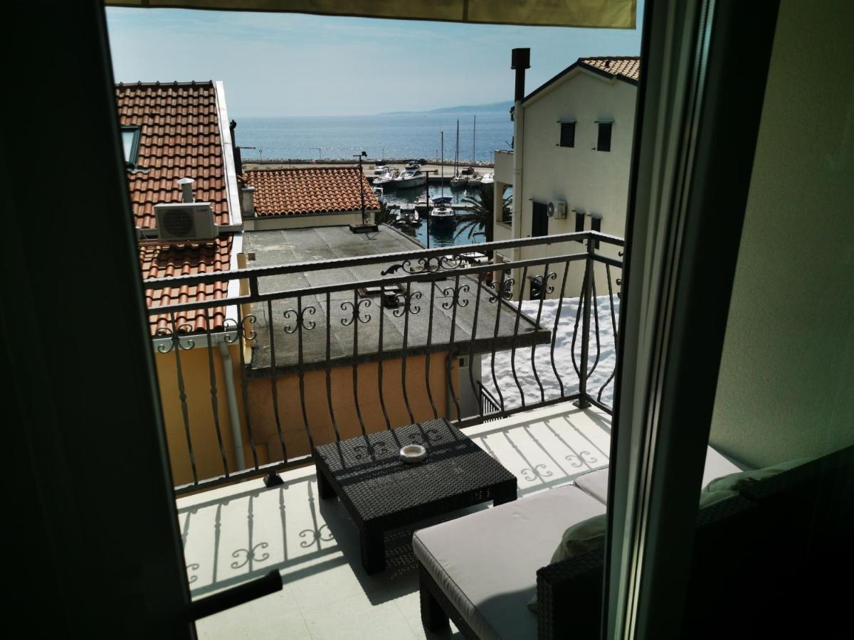 Apartments Dvor - Ap1, Ap2, Ap3 Baska Voda Exterior photo