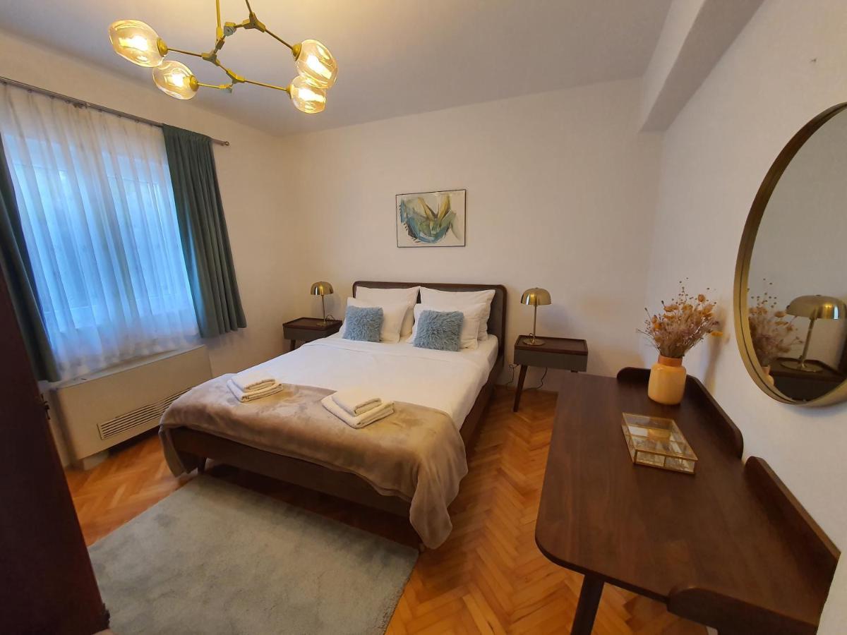 Apartments Dvor - Ap1, Ap2, Ap3 Baska Voda Exterior photo