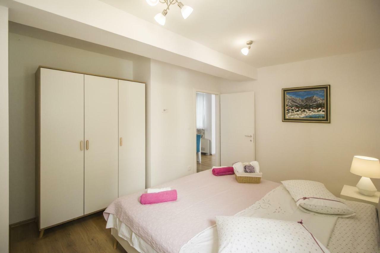 Apartments Dvor - Ap1, Ap2, Ap3 Baska Voda Exterior photo
