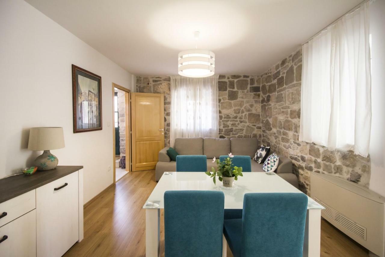 Apartments Dvor - Ap1, Ap2, Ap3 Baska Voda Exterior photo