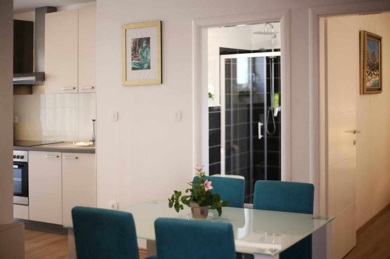 Apartments Dvor - Ap1, Ap2, Ap3 Baska Voda Exterior photo