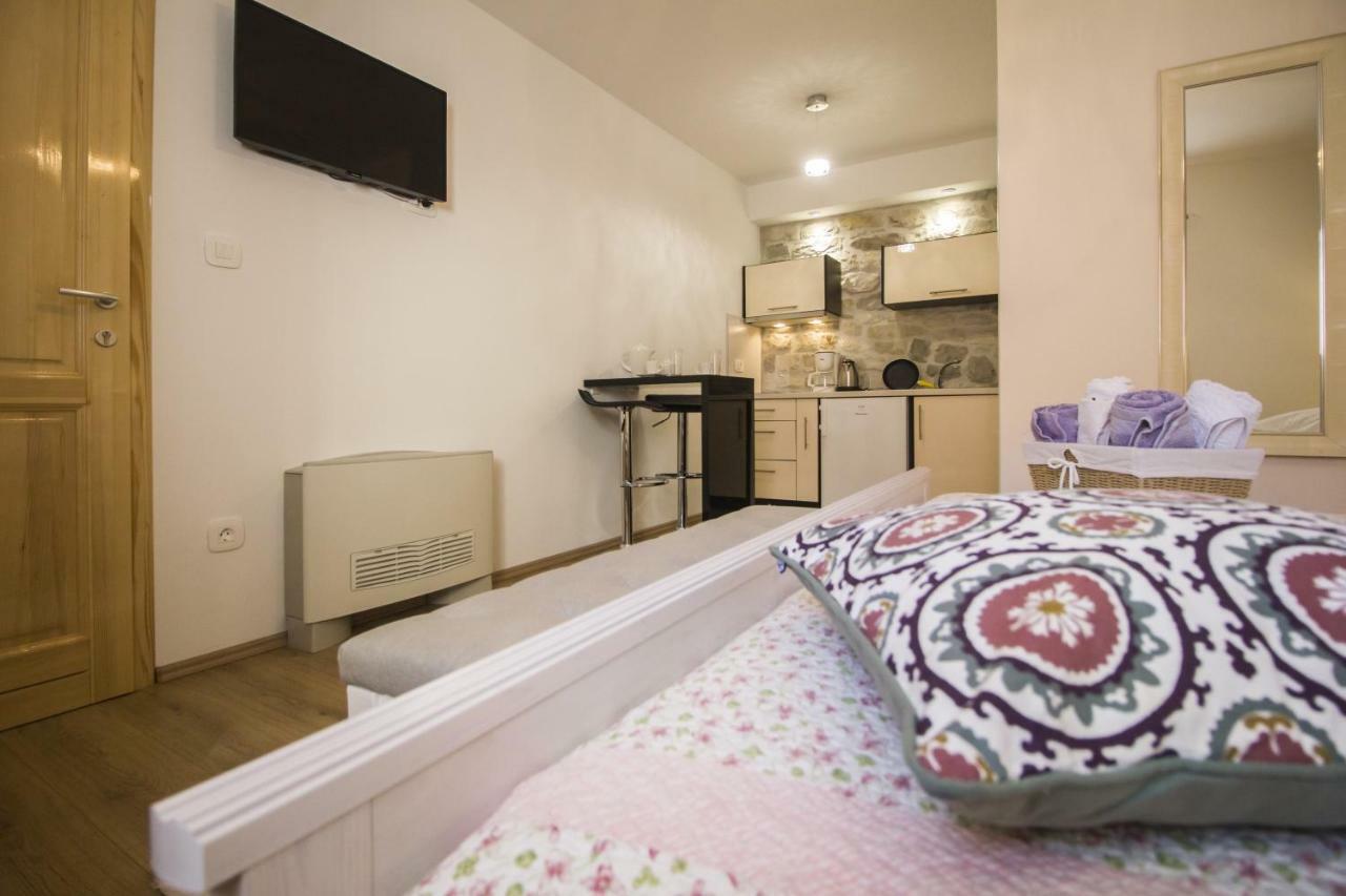 Apartments Dvor - Ap1, Ap2, Ap3 Baska Voda Exterior photo
