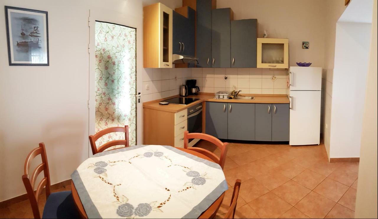 Apartments Dvor - Ap1, Ap2, Ap3 Baska Voda Exterior photo