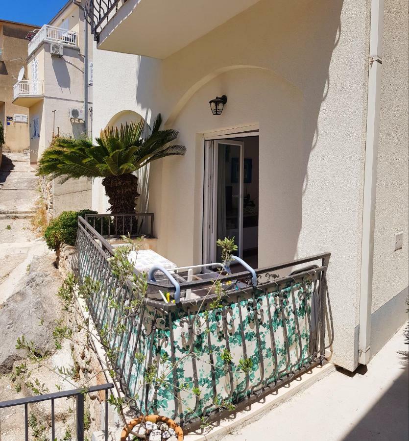 Apartments Dvor - Ap1, Ap2, Ap3 Baska Voda Exterior photo