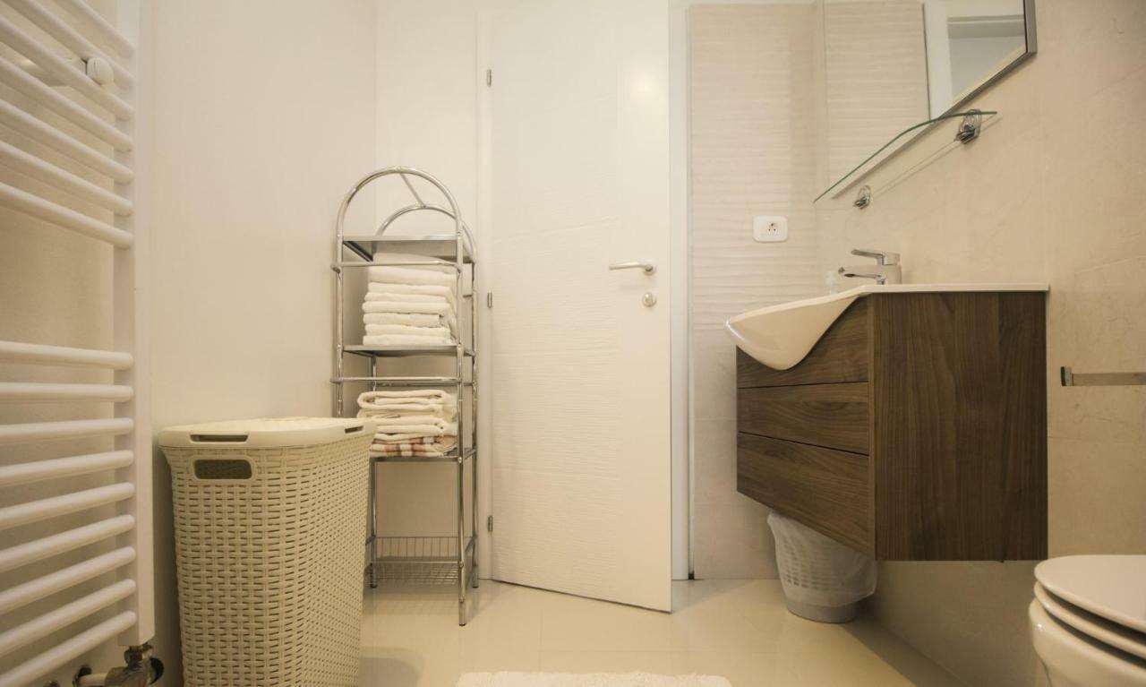 Apartments Dvor - Ap1, Ap2, Ap3 Baska Voda Exterior photo